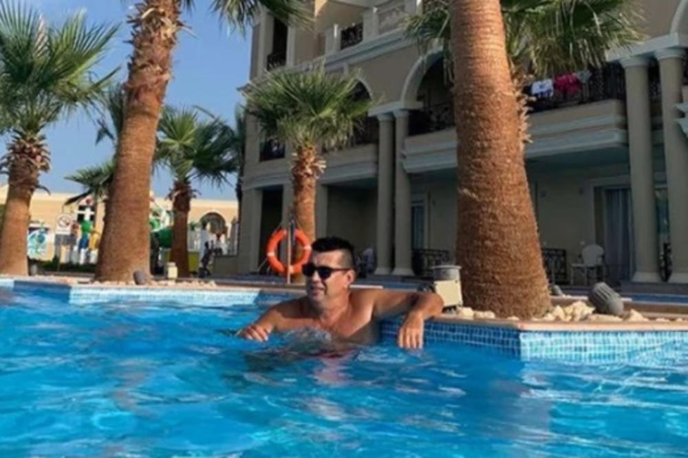 RADIO JE KAO TAKSISTA, A DANAS - SAMO RASKOŠ Srpski voditelj je živeo skromno, a vidite ga sada - PUTUJE I NE ŠTEDI