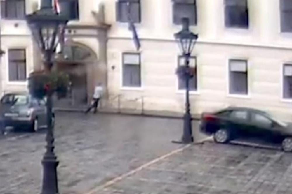 POJAVIO SE SNIMAK PUCNJAVE U ZAGREBU: Sad se JASNO VIDI šta se KRIJE iza NAPADA na ZGRADU VLADE! (VIDEO)