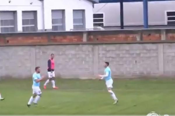 PARTIZANOVO DETE ZATRESLO MREŽU: Usledilo je užasno vređanje trenera gostujuće ekipe! (VIDEO)