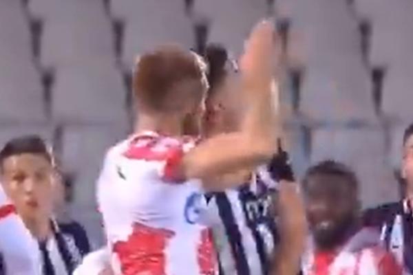 VULETIĆ PODELIO SNIMAK SEKUND PRE PENALA ZA ZVEZDU: Da li je sudija Simović video ovaj detalj? (VIDEO)