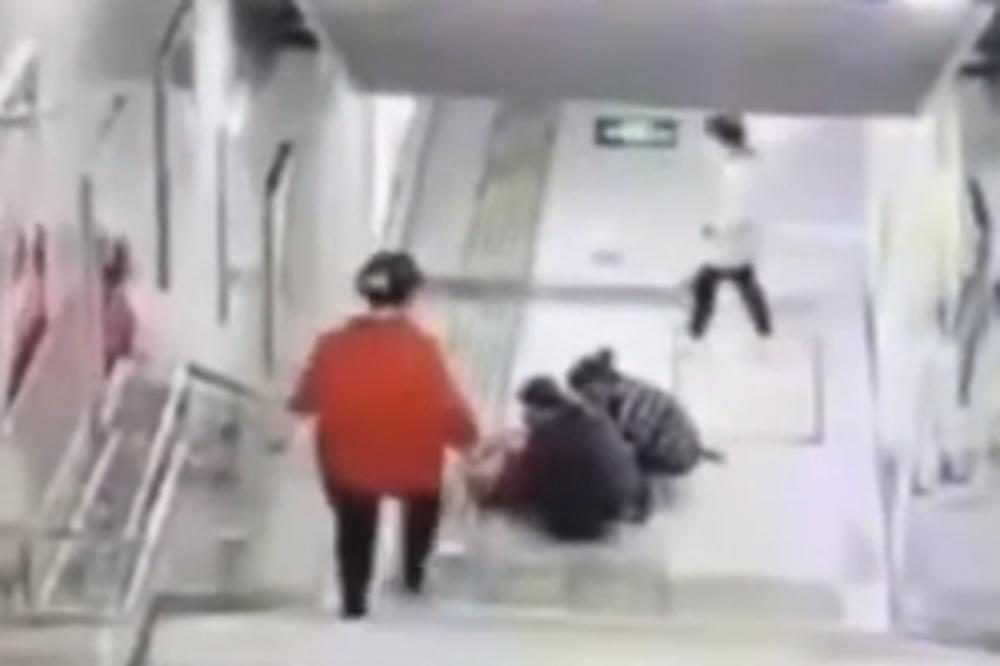 DEVOJKA SE STROVALILA NIZ STEPENICE, JEDVA OSTALA ŽIVA! Ljudi je vraćaju u život, mislili da je UMRLA na mestu