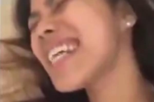 Devojka pevala pred kamerom a onda joj se DOGODIO OVAJ BLAM! Sada joj se svi smeju! (VIDEO)