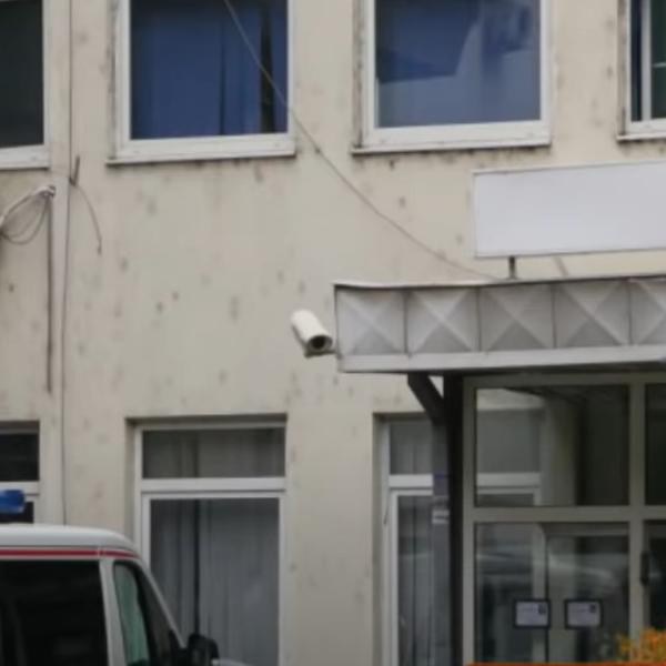 POZNATI POLITIČAR I PREDSEDNIK OPOZICIJE ZAVRŠIO U BOLNICI: Ima upalu pluća, pod NADZOROM JE!