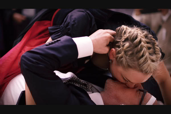 NAJLUĐI SVETSKI UMETNIK STIŽE U BEOGRAD: Hoće li opet IZNERVIRATI srpsku PUBLIKU kao GOLOTINJOM na BITEFU?