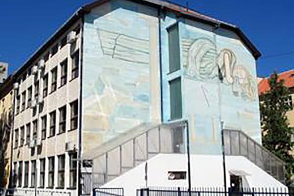 OGLASILA SE ŠKOLA IZ ZRENJANINA U KOJOJ SE OBRUŠIO PLAFON: Ovo su povrede koje je zadobila učenica