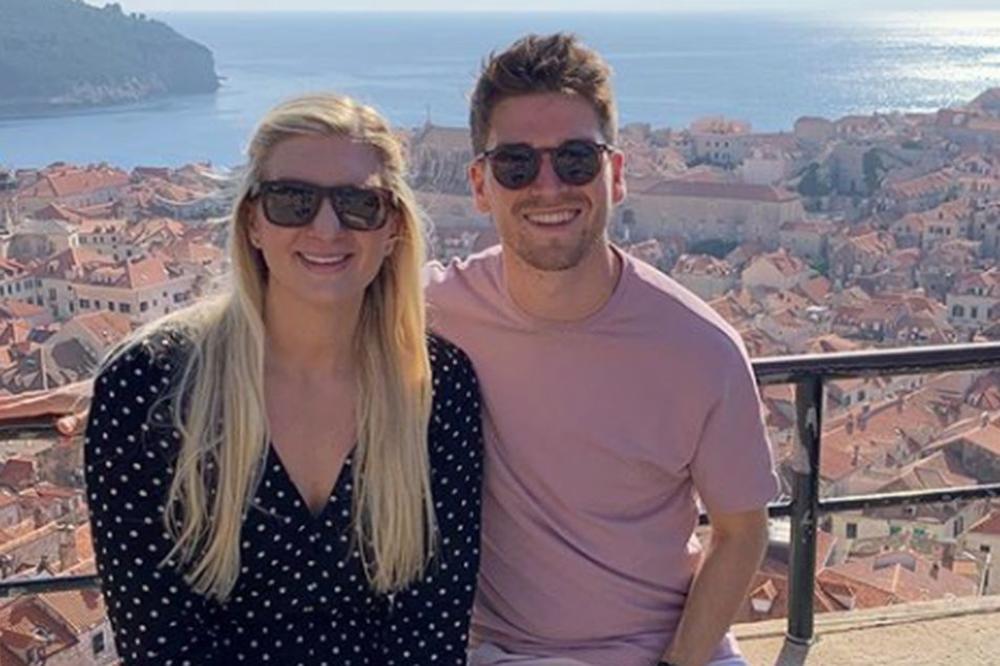 ZNA LI SE TU KO KOGA, DA PROSTITE?! Zlatna olimpijka zatvorena u karantinu s dečkom, bivšim mužem i njegovim dečkom