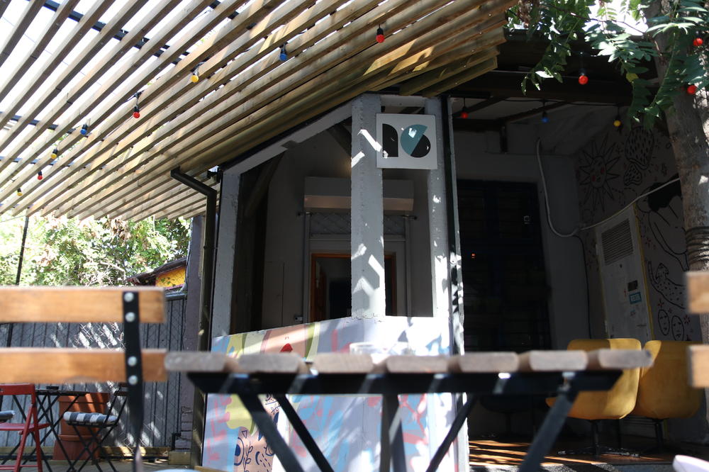 OTVARAJU SE BAŠTE KAFIĆA? Cela Srbija čeka odluku KRIZNOG ŠTABA