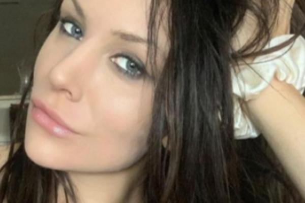 OVO JE VODITELJKA I STARLETA (26) KOJA JE ŽEŠĆE PONIZILA TRAMPA! Nijedno tv lice ga nije NIKAD ovako JAVNO obrukalo