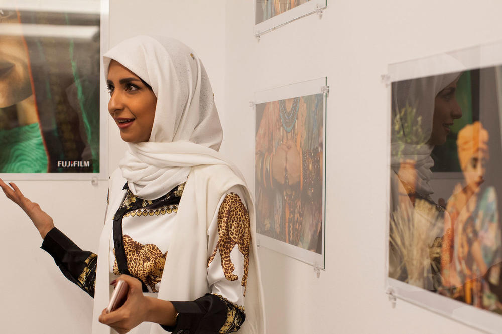 NASLIKALA PREDSEDNIKA MLEVENOM KAFOM I UŠLA U GINISOVU KNJIGU REKORDA: Žena je GENIJE, pogledajte i SAMI ovo ČUDO!
