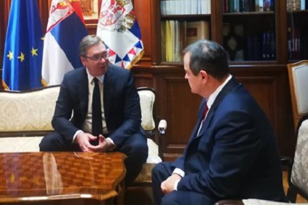 PRIJATELJSTVA U SRBIJI SU RETKA, ALI JE ZAJEDNIŠTVO KLJUČNO: Vučić sa liderom SPS-a, Ivicom Dačićem! (FOTO)