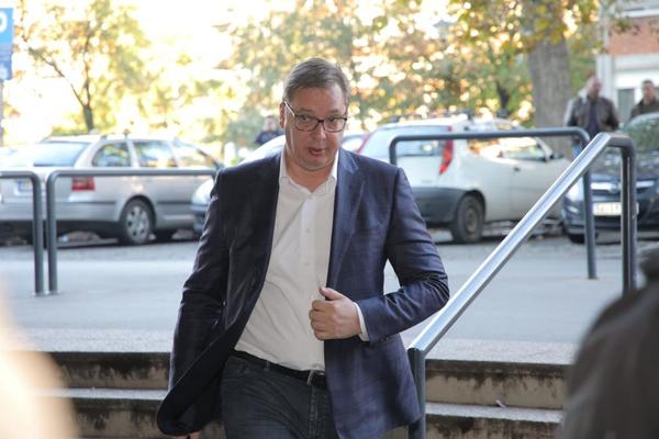 MOSKVA NA VEZI: Vučić obavio   važan razgovor sa Medvedevim! (FOTO)