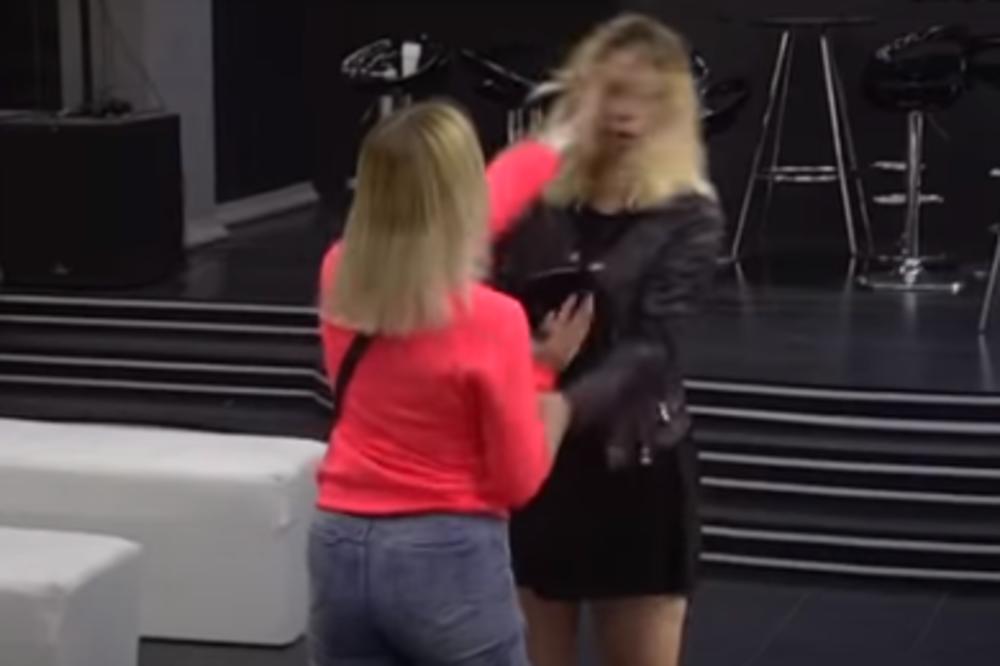 JEZIVA TUČA U ZADRUZI, POBILE SE ANJA I REA! Čupale jedna drugoj kosu, a onda je krenulo da ŠIKLJA..AUUU! (VIDEO)
