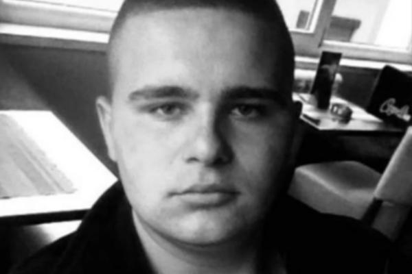 OGROMNA BUKVA PALA NA DRVOSEČU, NIJE MOGAO DA SE IZVUČE! Svedoci nesreće opisali UŽAS kod Prijepolja