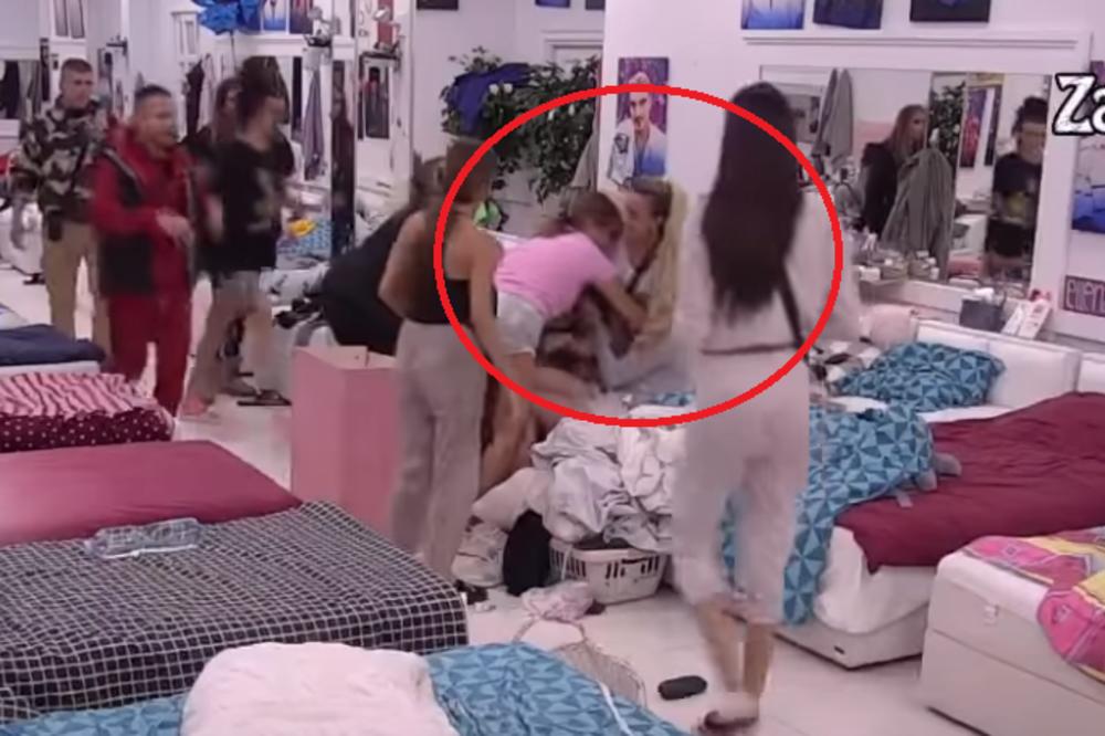 JOŠ JEDNA TUČA U ZADRUZI, OVOGA PUTA ŽENSKA! Kad su krenule da se ČUPAJU, obezbeđenje NIJE ZNALO ŠTA ĆE! (VIDEO)