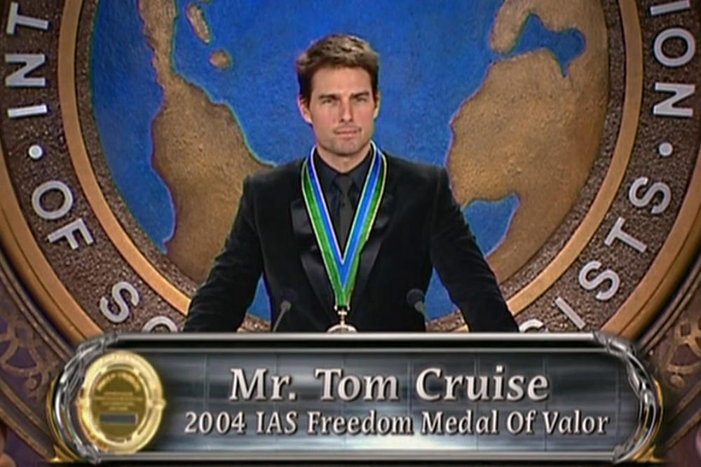 ĆERKA KOJU JE TOM KRUZ ODBACIO NAPUNILA 16 GODINA: Evo kako IZGLEDA, da li će plakati dok bude gledao OVU FOTKU?