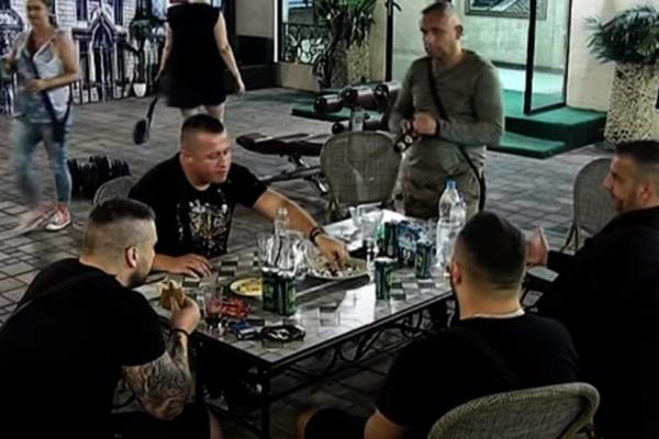 UČESNIK PAROVA OPTUŽEN ZA POKUŠAJ UBISTVA SEKIROM! Otkrio šokantne detalje: On i devojka su drogirani ušli u LOKAL