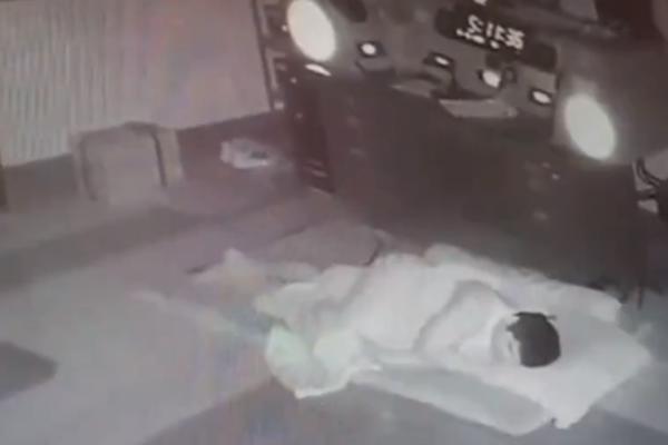 ZASTRAŠUJUĆU SCENU JE ZABELEŽILA KAMERA: Od ovog horora NEĆETE MOĆI DA SPAVATE! (VIDEO)