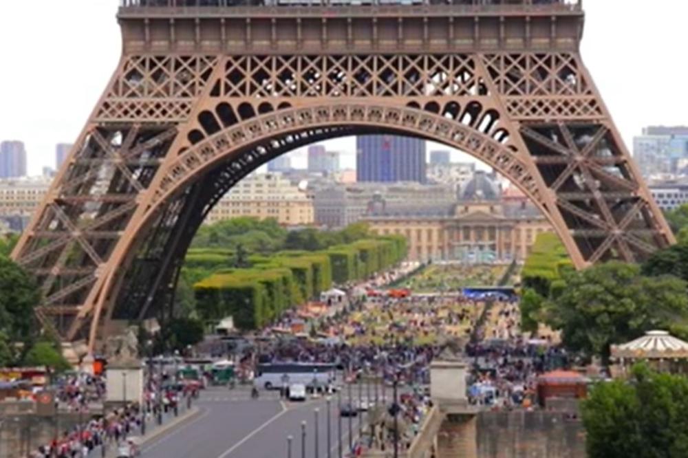 AJFELOVA KULA SE SMANJUJE, POZNAT I RAZLOG ZA TO: Čak su i naučnici bili u čudu posle ovog otkrića! (VIDEO)