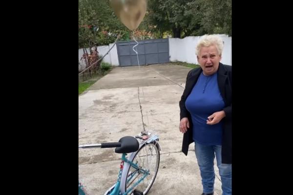 KUPIO JE BAKI BICIKL I OSTVARIO JOJ DAVNI SAN: Ovakvu reakciju nismo očekivali