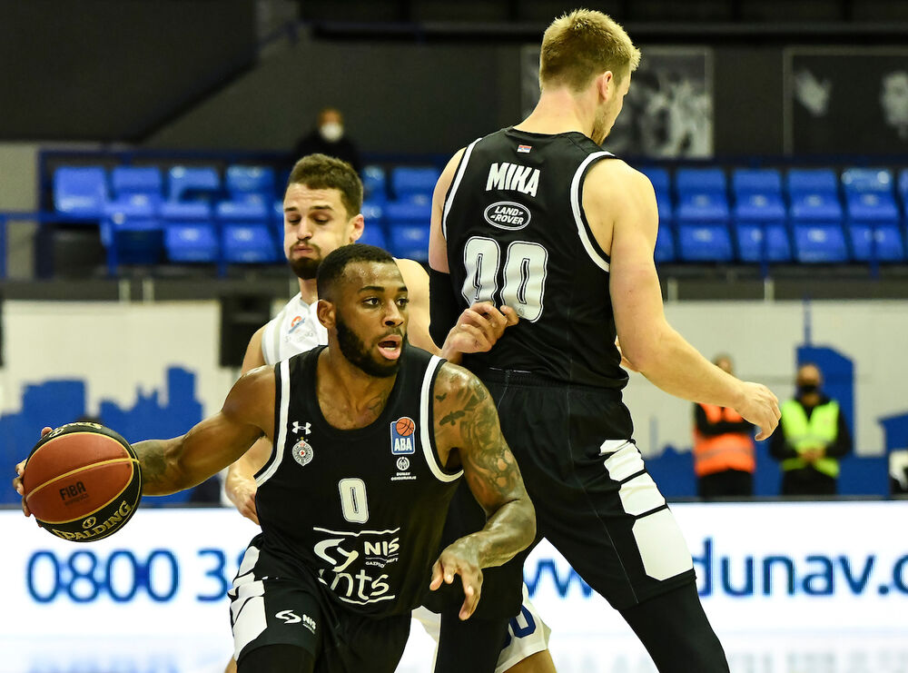 Kodi Miler Mekintajer dok je nastupao za Partizan