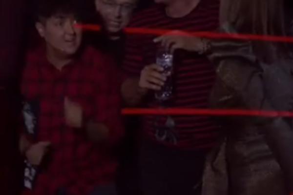 MARIJA ŠERIFOVIĆ NAPALA VIKI PA JE JURILA PO STUDIJU! Publika ZAPREPAŠĆENO sve gledala, mogle su da padnu i BATINE