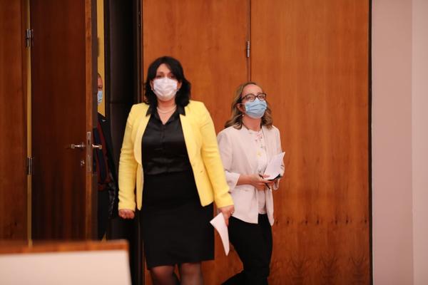 NAJKRITIČNIJI SU SEDMI I OSMI DAN OD VRHUNCA TREĆEG TALASA: Dr Zdravković spomenula NAJSTRAŠNIJE BROJKE