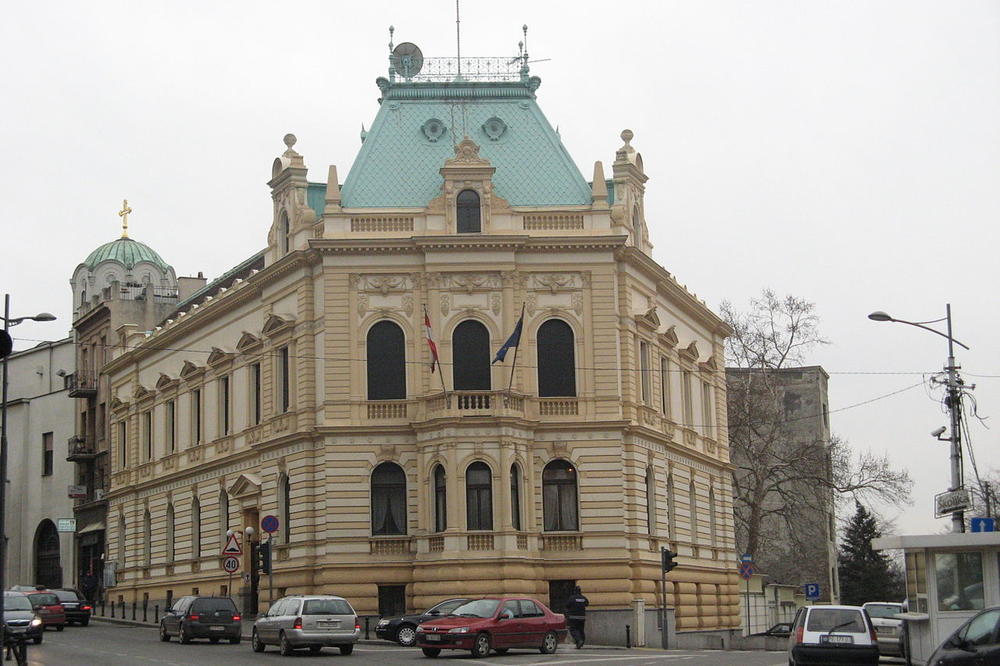 Premijer se izvinio ženi koja tvrdi da je silovana u parlamentu