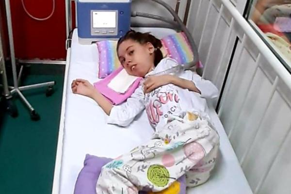 HUMANOST POLOŽILA ISPIT: U rekordnom roku skupljen novac za teško bolesnu Aminu iz Prijepolja