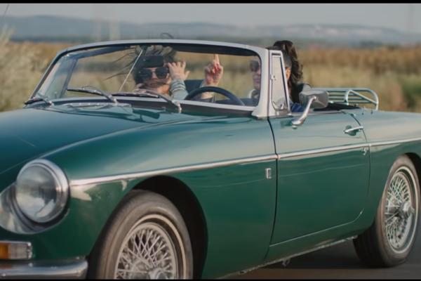 OVA PEVAČICA IMA NAJVEĆE GRUDI NA ESTRADI! Nedavno je smršala i otkrila istinu o estetskim korekcijama!