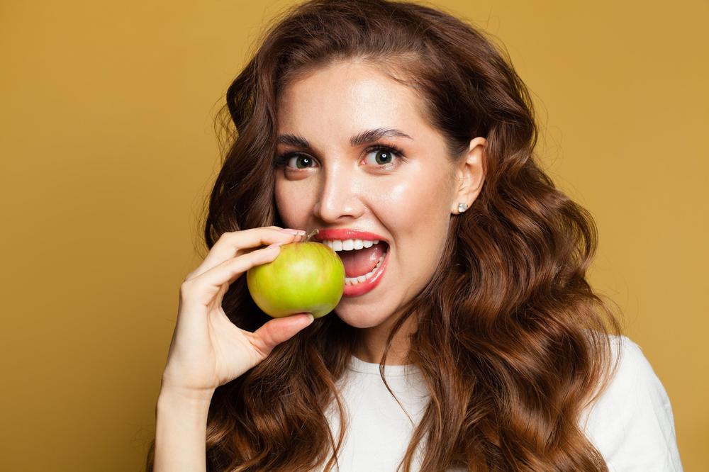 ZDRAV I BLISTAV OSMEH: Izbelite vaše zube bez odlaska kod stomatologa po neverovatnim cenama!