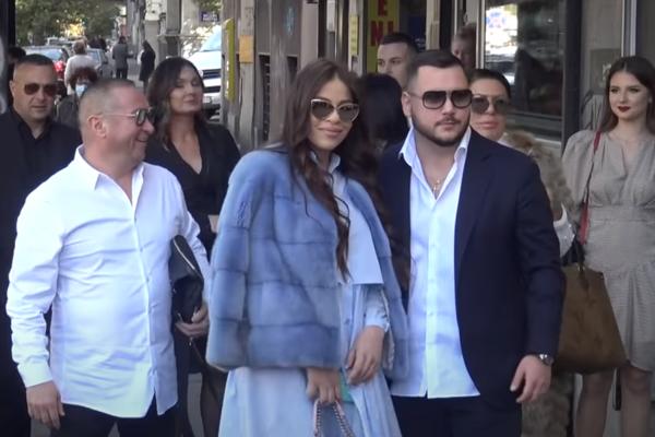 ĐANIJEVA ŽENA SLAĐA OTKRILA ŠTA JE PEVAČ RADIO NA SLAVLJU! A onda spomenula i snajku!