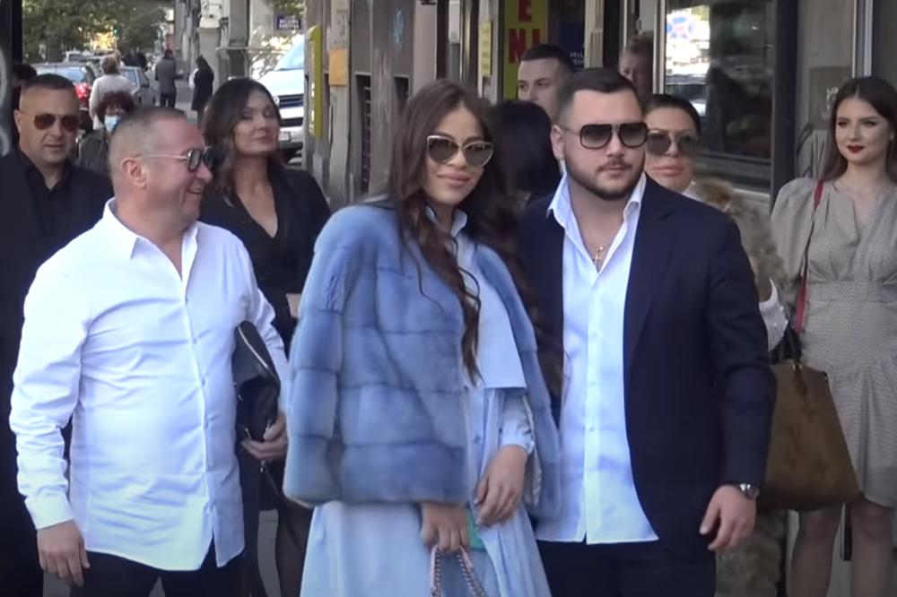 ĐANIJEVA ŽENA SLAĐA OTKRILA ŠTA JE PEVAČ RADIO NA SLAVLJU! A onda spomenula i snajku!