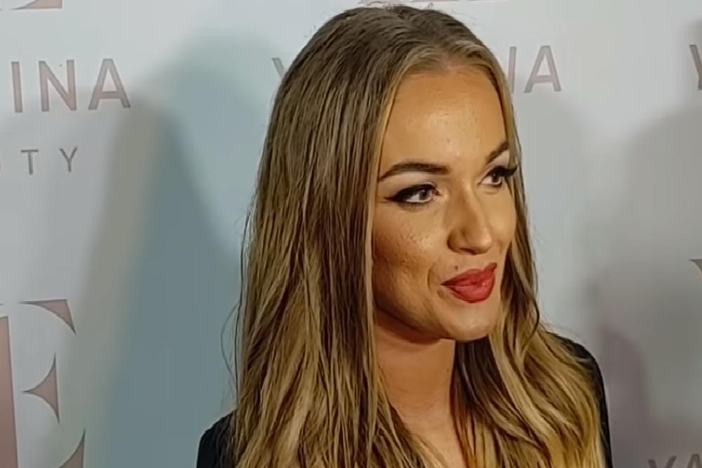 ZNAMO DA JE PEVAČICA ALI NE I ŠTA RADI U KASNE SATE: Teodora Džehverović PATI OD OVOG POREMEĆAJA,otkriveni detalji!