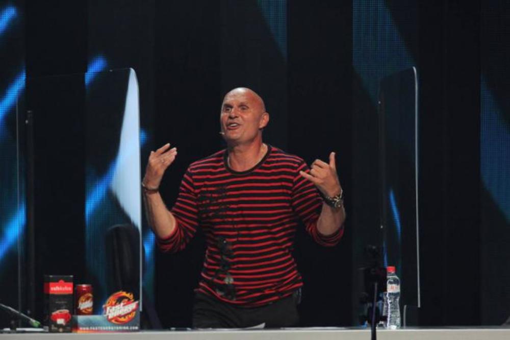 PUČE NOVA BRUKA: Pevačica OPTUŽILA MILIJA da ju je PIPKAO ZA ZADNJICU, objavila i VIDEO