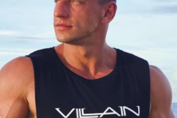 NAJZGODNIJI RUS NA SVETU SLOMIO VRAT I KIČMU! Lepotanu otkazale noge, evo kako MU SADA IZGLEDA TELO (FOTO)