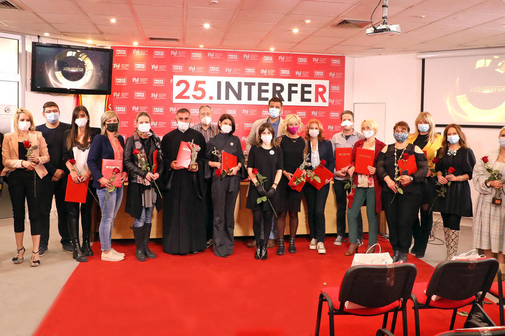 ČAK ČETIRI NAGRADE ZA KURIR NA INTERFERU!