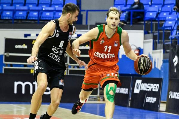 DUEL BIVŠIH KOŠARKAŠA ZVEZDE: Dangubić pobedio Blažiča, pa je imao šta i da mu poruči!