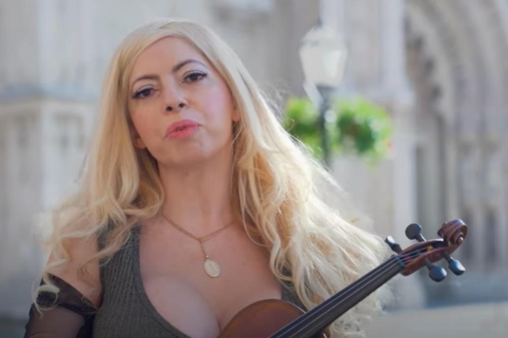 HRVATSKA VIOLINISTKINJA IMA GRUDI KOJE KIPE NA SVE STRANE: Morate da vidite ovaj prizor, SAMO SE LJULJAJU (FOTO)