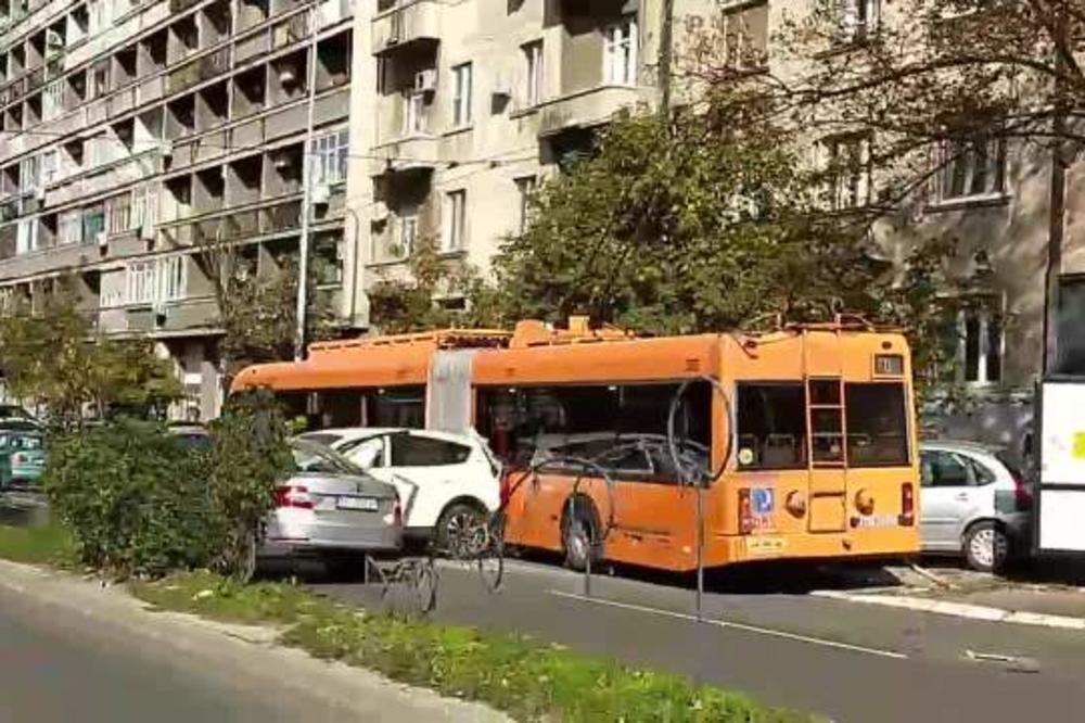 STRAVIČAN UDES U BEOGRADU: Trolejbusu otkazale kočnice, ima POVREĐENIH! (VIDEO)