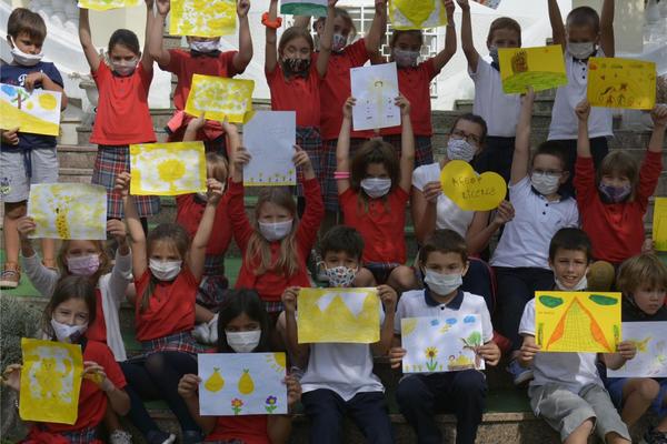OVA DECA SU NAJVEĆI PONOS SRBIJE: Napravili su NAJVEĆI CRTEŽ NA SVETU za mališane obolele od raka! (FOTO)