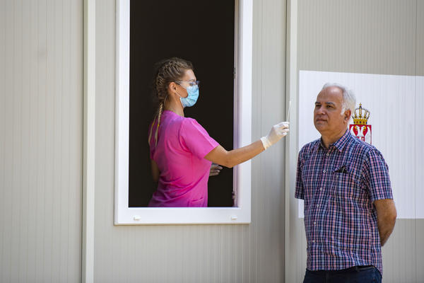 U KOVID AMBULANTAMA U BEOGRADU VIŠE OD 5.000 PREGLEDA ZA 24 ČASA: Srpska prestonica NA UDARU KORONE!