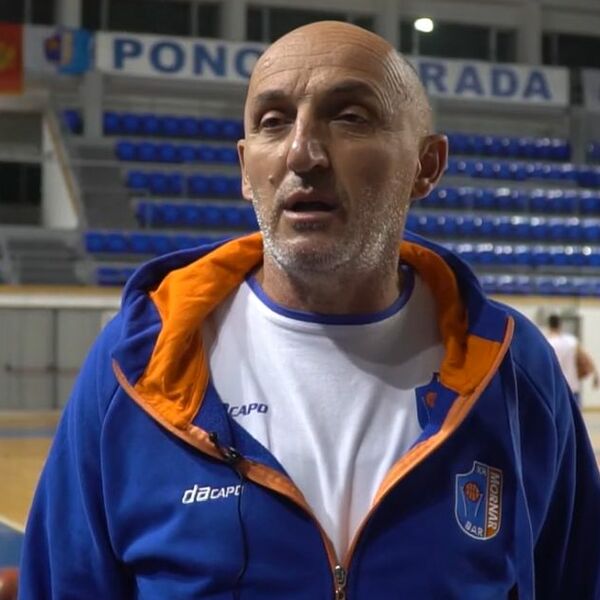 TRENER MORNARA NA IVICI SUZA PRED MEČ EVROKUPA: Neki članovi se bore za život, priča o košarci je besmislena!