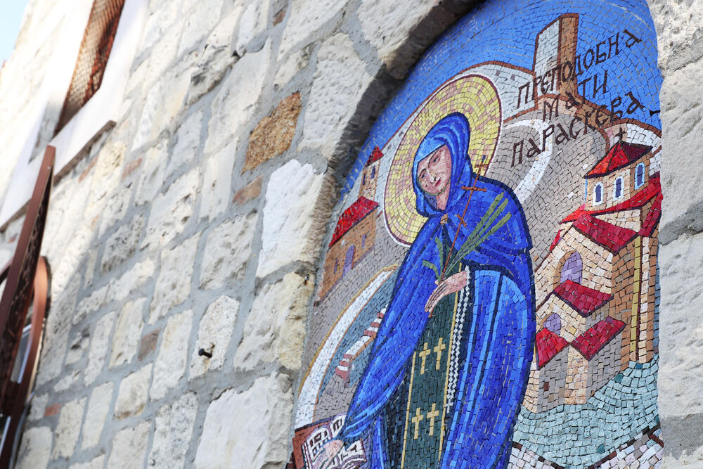 Sveta Petka, Crkva, ljudi, Maske, svetac