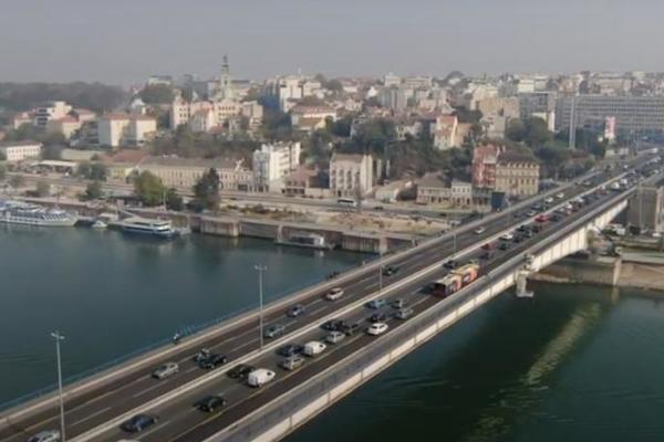 OBNOVLJENA BETONSKA KONSTRUKCIJA BRANKOVOG MOSTA! Grad Beograd investirao u 15 novih stubova javne rasvete