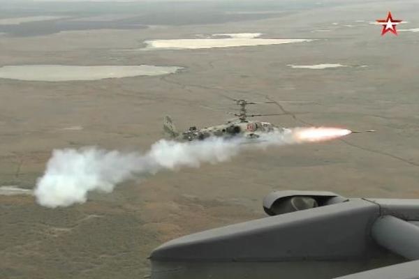 NIKO NIJE PREUZEO ODGOVORNOST: Rakete pale blizu američke baze u Iraku, poginula jedna osoba, osam ranjeno!