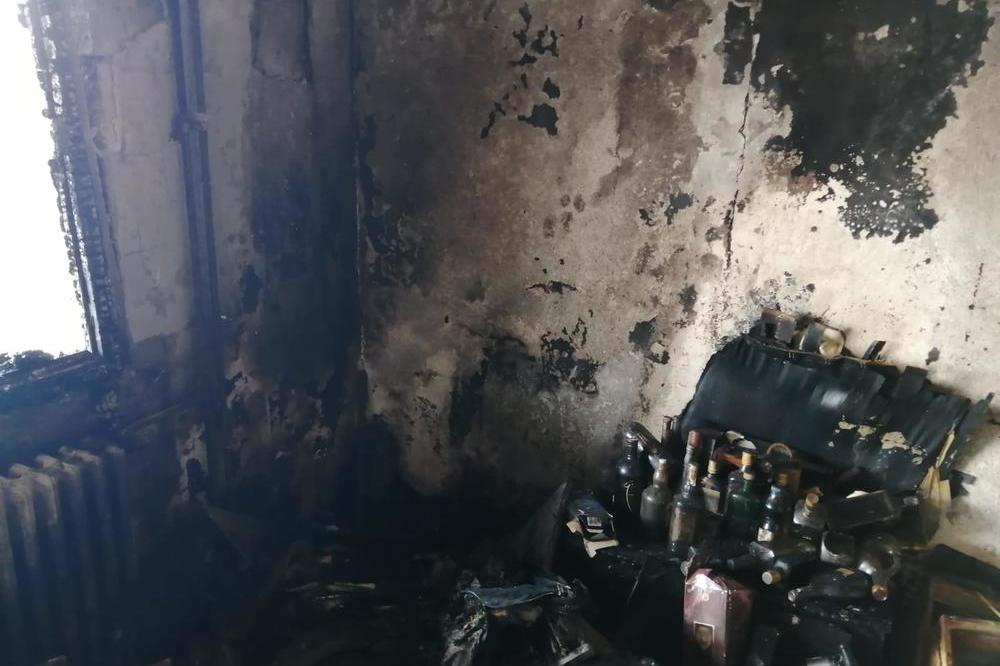 EVO KAKO IZGLEDA IZGORELI STAN NA DORĆOLU! Sve je postalo pepeo! (FOTO) (VIDEO)