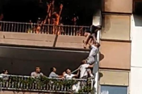 DEVOJČICI SA DORĆOLA KOJU SU JUČE SPASILI HITNO TREBA DONOR KOŽE! Strašno je šta je Minja (15) doživela!