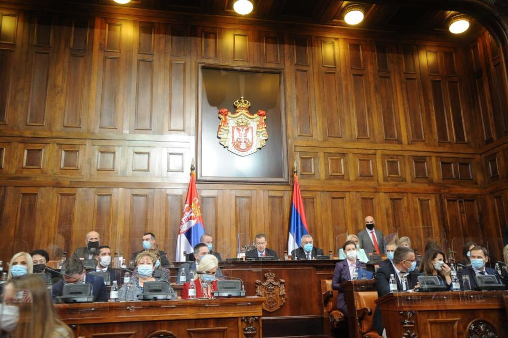 VLADA USVOJILA PREDLOGE ZAKONA: Tiče se novčane pomoći građanima i privredi!