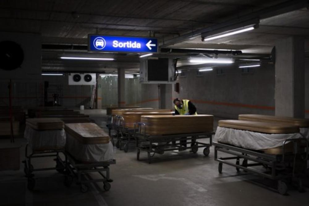 MAJKA UGUŠILA SVOJE DVOJE DECE: Otac i dalje SEBI NE MOŽE DA DOĐE, smrti ga PROGANJAJU, TUGA