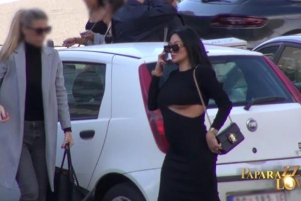 TAMARA ĐURIĆ KAO DA NIJE BILA TRUDNA! Pozirala ispred ogledala, a ovaj detalj će vam pomeriti tlo pod nogama!